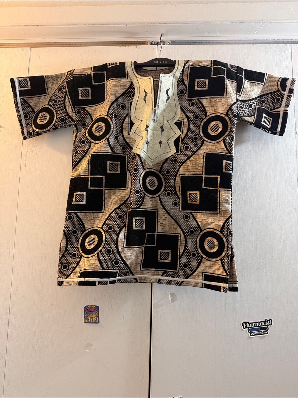 Traditional Short-Sleeve Kids Top in Black & Cream